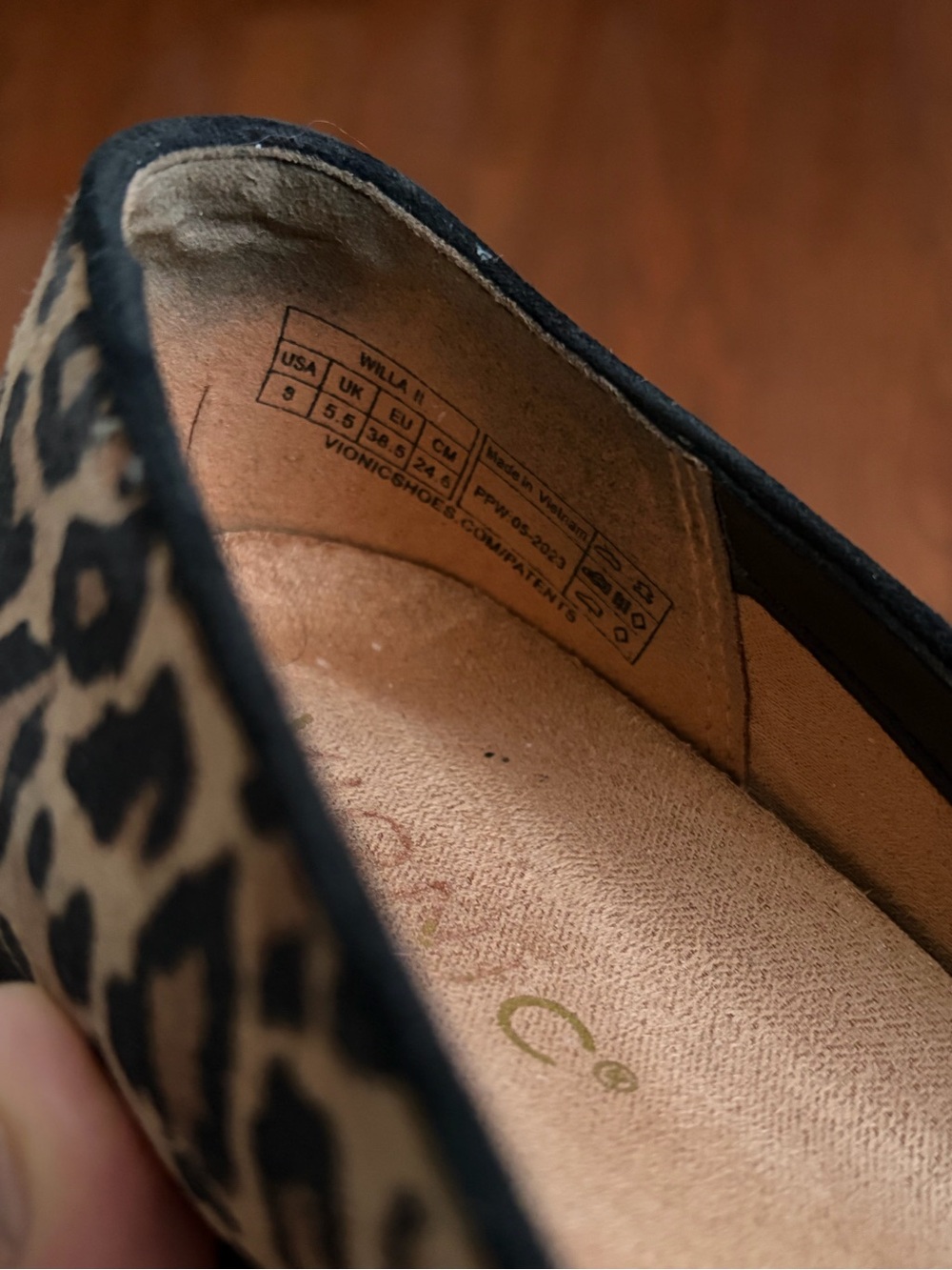 Vionic Willa 2.0 Slip-on Leopard Print Loafers, size 8 - Picture 7 of 8